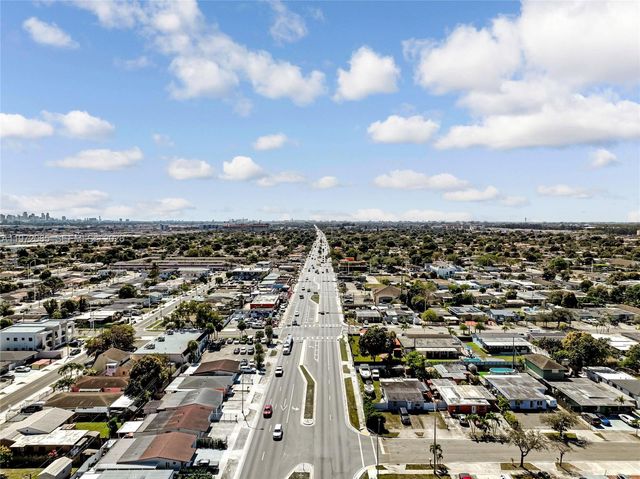 4318 E 8th Ct, Hialeah, FL 33013