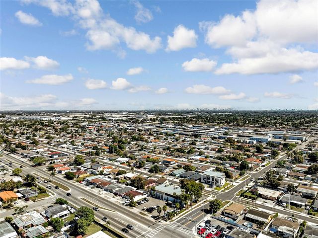 4318 E 8th Ct, Hialeah, FL 33013