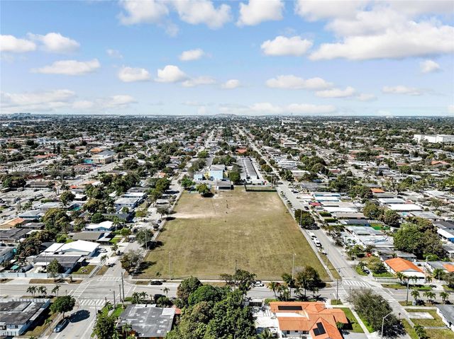 4318 E 8th Ct, Hialeah, FL 33013