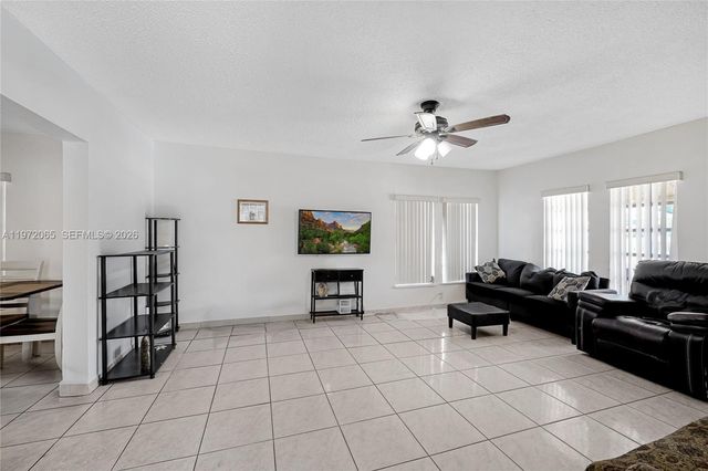 4318 E 8th Ct, Hialeah, FL 33013