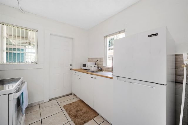 4318 E 8th Ct, Hialeah, FL 33013