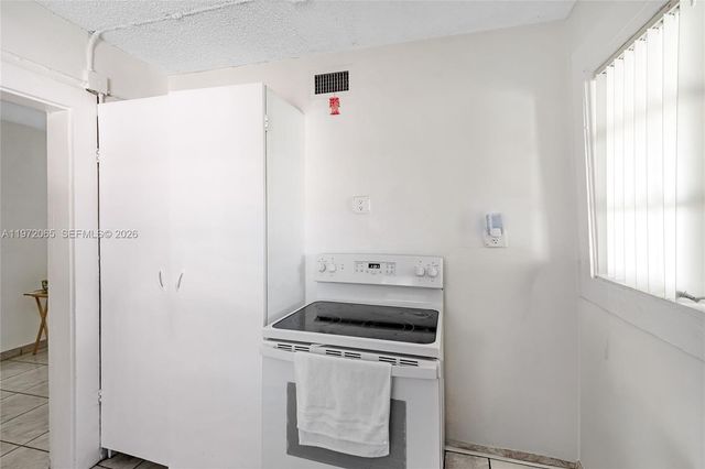 4318 E 8th Ct, Hialeah, FL 33013