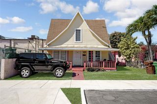 4318 E 8th Ct, Hialeah, FL 33013