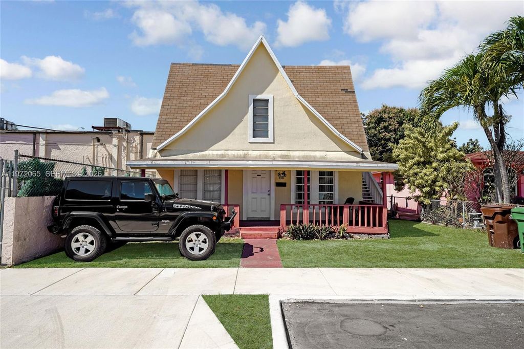 4318 E 8th Ct, Hialeah, FL 33013