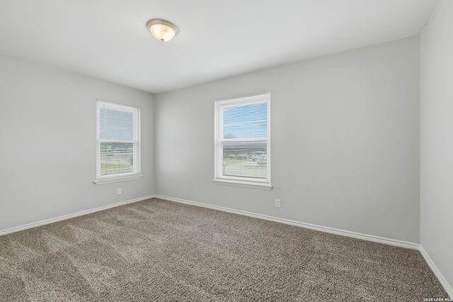 206 BALBOA DR, Universal City, TX 78148