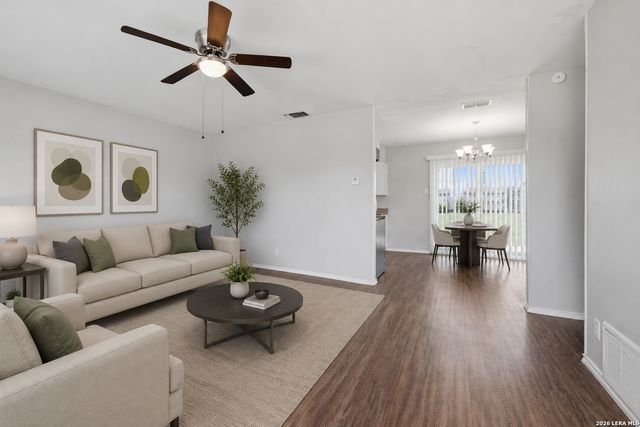 206 BALBOA DR, Universal City, TX 78148
