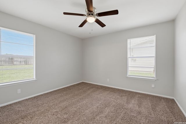 206 BALBOA DR, Universal City, TX 78148