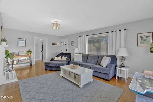 102 Memorial Drive, Bristol, TN 37620