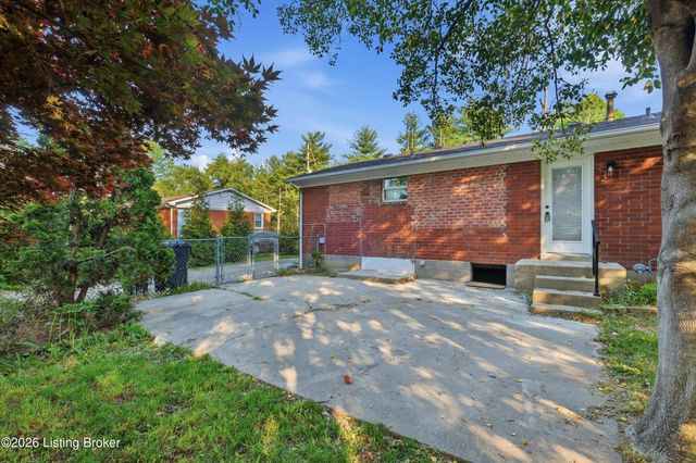 1520 E 8th St, Jeffersonville, IN 47130