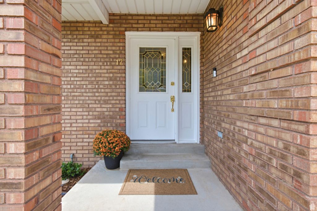 12 S MOSS DR, Bountiful, UT 84010 — photo 4