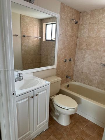 5290 W 21st Ct 403, Hialeah, FL 33016