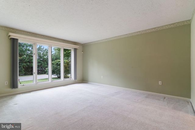100 ORIOLE LN, La Plata, MD 20646