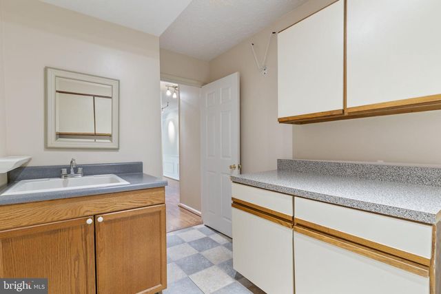 100 ORIOLE LN, La Plata, MD 20646