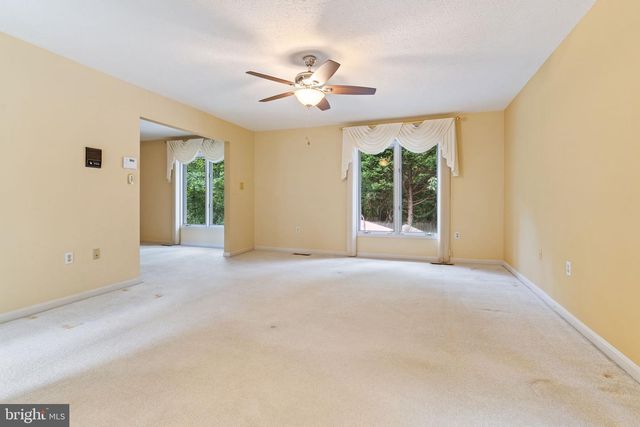 100 ORIOLE LN, La Plata, MD 20646