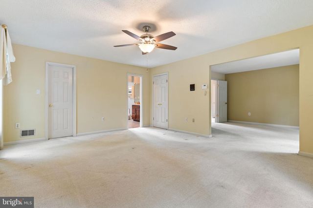 100 ORIOLE LN, La Plata, MD 20646