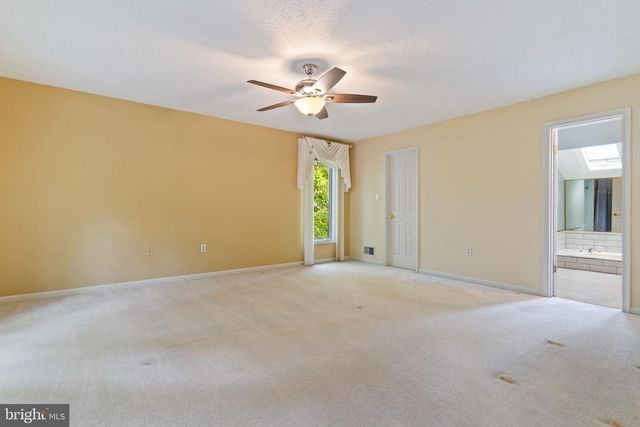 100 ORIOLE LN, La Plata, MD 20646