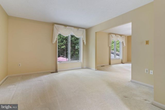 100 ORIOLE LN, La Plata, MD 20646