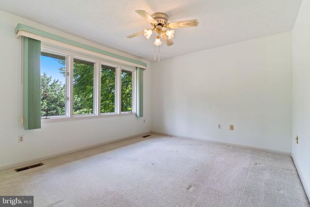 100 ORIOLE LN, La Plata, MD 20646