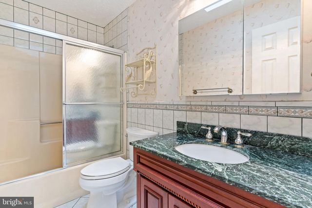 100 ORIOLE LN, La Plata, MD 20646