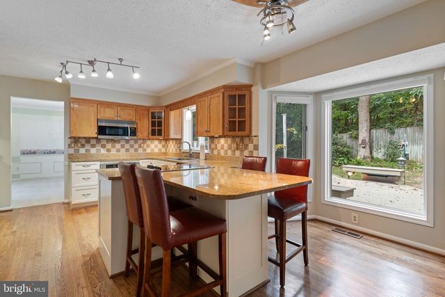 100 ORIOLE LN, La Plata, MD 20646