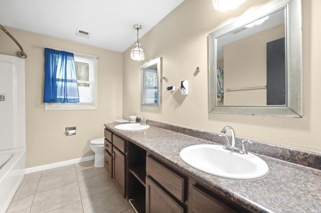 4105 Oakhurst Drive, Fort Wayne, IN 46815