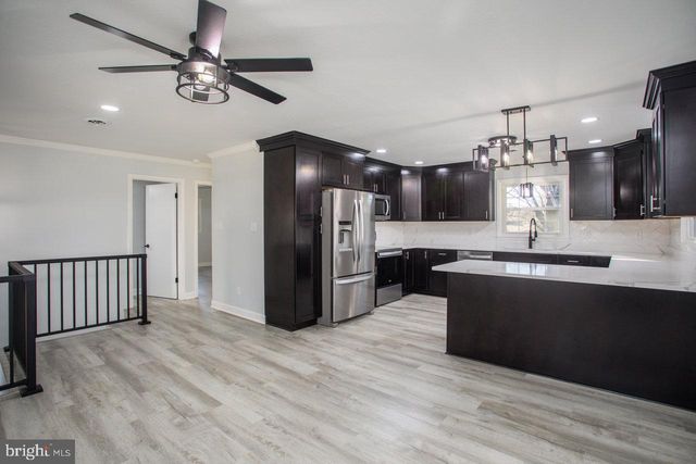 12 ESSEX RD, Grottoes, VA 24441