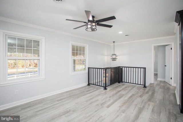 12 ESSEX RD, Grottoes, VA 24441