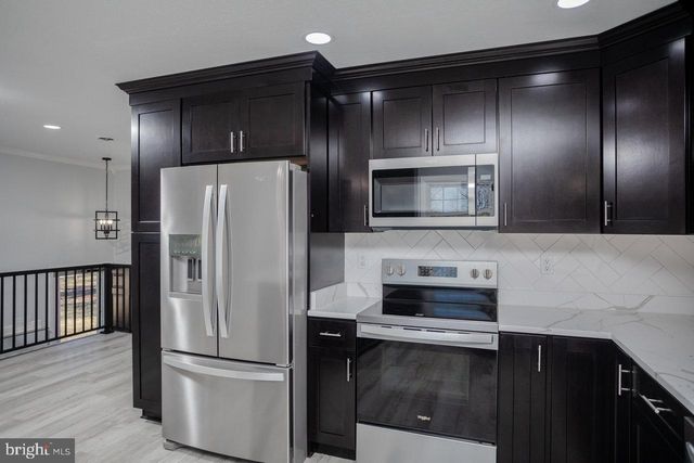 12 ESSEX RD, Grottoes, VA 24441