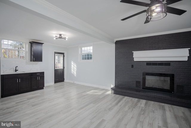 12 ESSEX RD, Grottoes, VA 24441