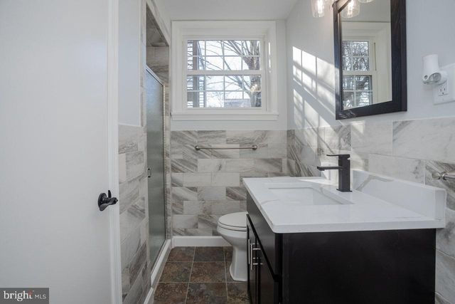 12 ESSEX RD, Grottoes, VA 24441