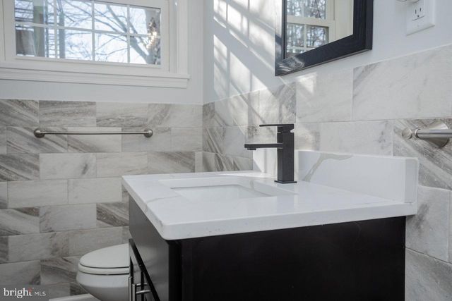 12 ESSEX RD, Grottoes, VA 24441