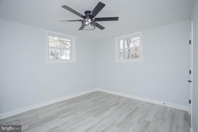 12 ESSEX RD, Grottoes, VA 24441