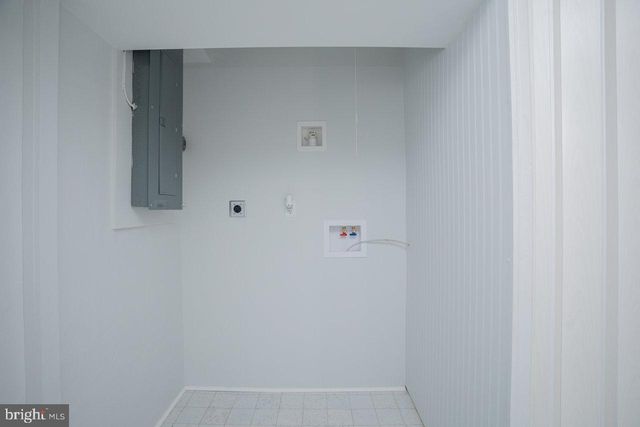 12 ESSEX RD, Grottoes, VA 24441