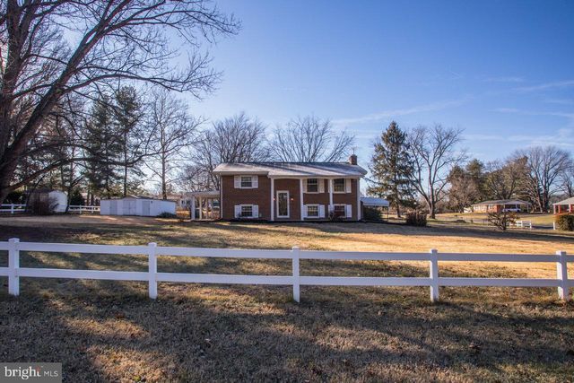 12 ESSEX RD, Grottoes, VA 24441
