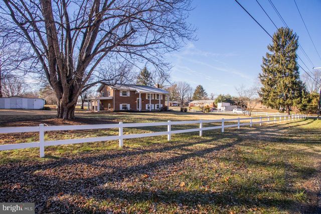 12 ESSEX RD, Grottoes, VA 24441