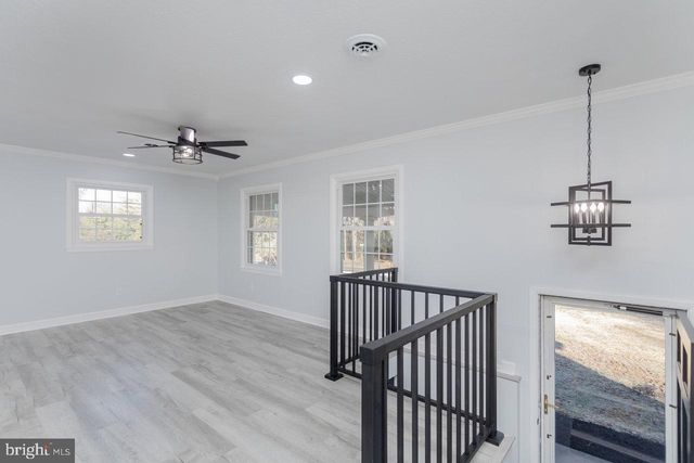 12 ESSEX RD, Grottoes, VA 24441