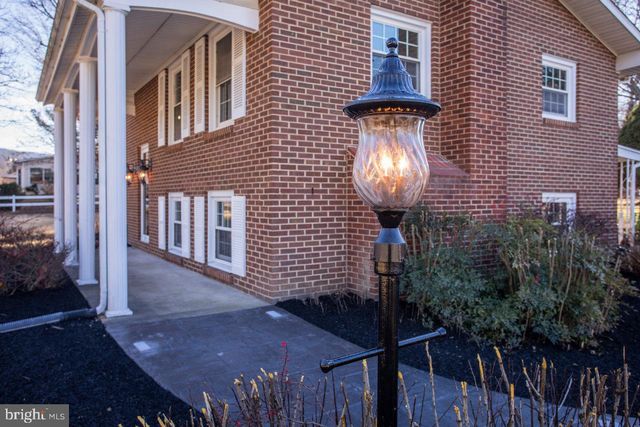 12 ESSEX RD, Grottoes, VA 24441