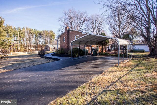 12 ESSEX RD, Grottoes, VA 24441