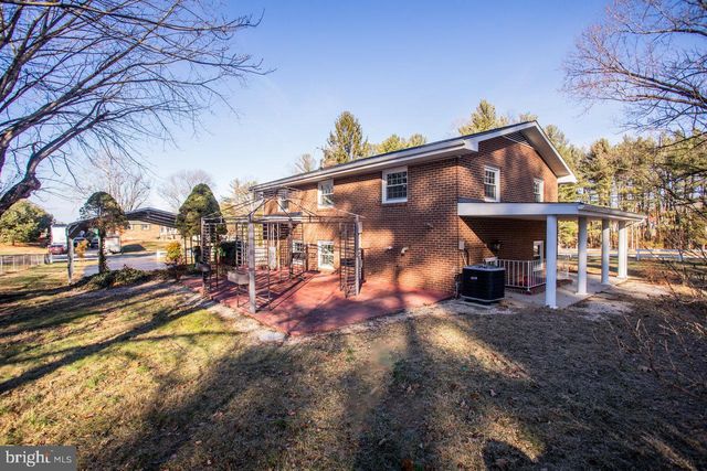 12 ESSEX RD, Grottoes, VA 24441