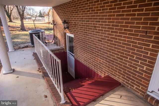 12 ESSEX RD, Grottoes, VA 24441