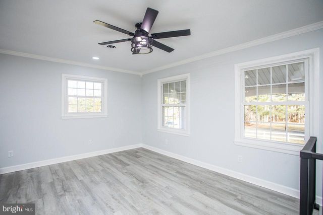 12 ESSEX RD, Grottoes, VA 24441