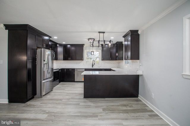 12 ESSEX RD, Grottoes, VA 24441