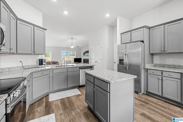 100 PURE LEAF DRIVE, Wilsonville, AL 35186