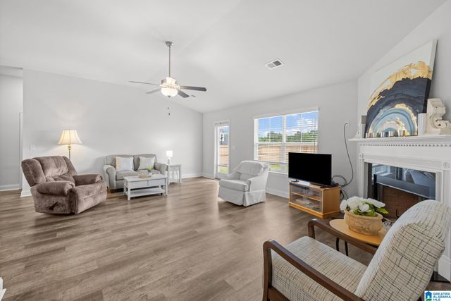 100 PURE LEAF DRIVE, Wilsonville, AL 35186