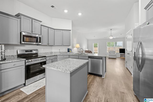 100 PURE LEAF DRIVE, Wilsonville, AL 35186