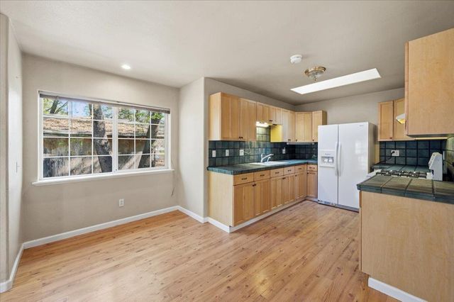 16601 Bristow Ct, Grass Valley, CA 95949