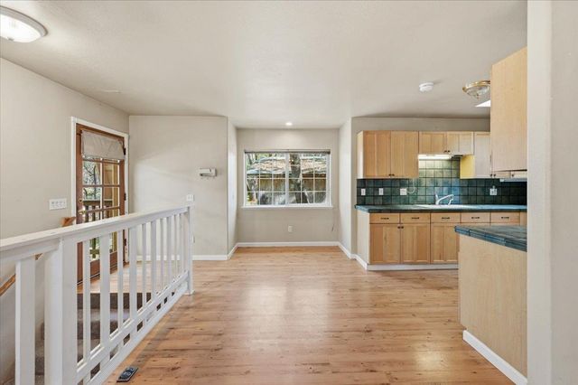 16601 Bristow Ct, Grass Valley, CA 95949