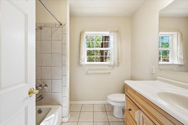 16601 Bristow Ct, Grass Valley, CA 95949