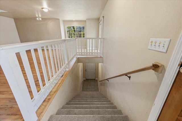 16601 Bristow Ct, Grass Valley, CA 95949