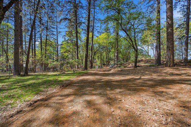 16601 Bristow Ct, Grass Valley, CA 95949